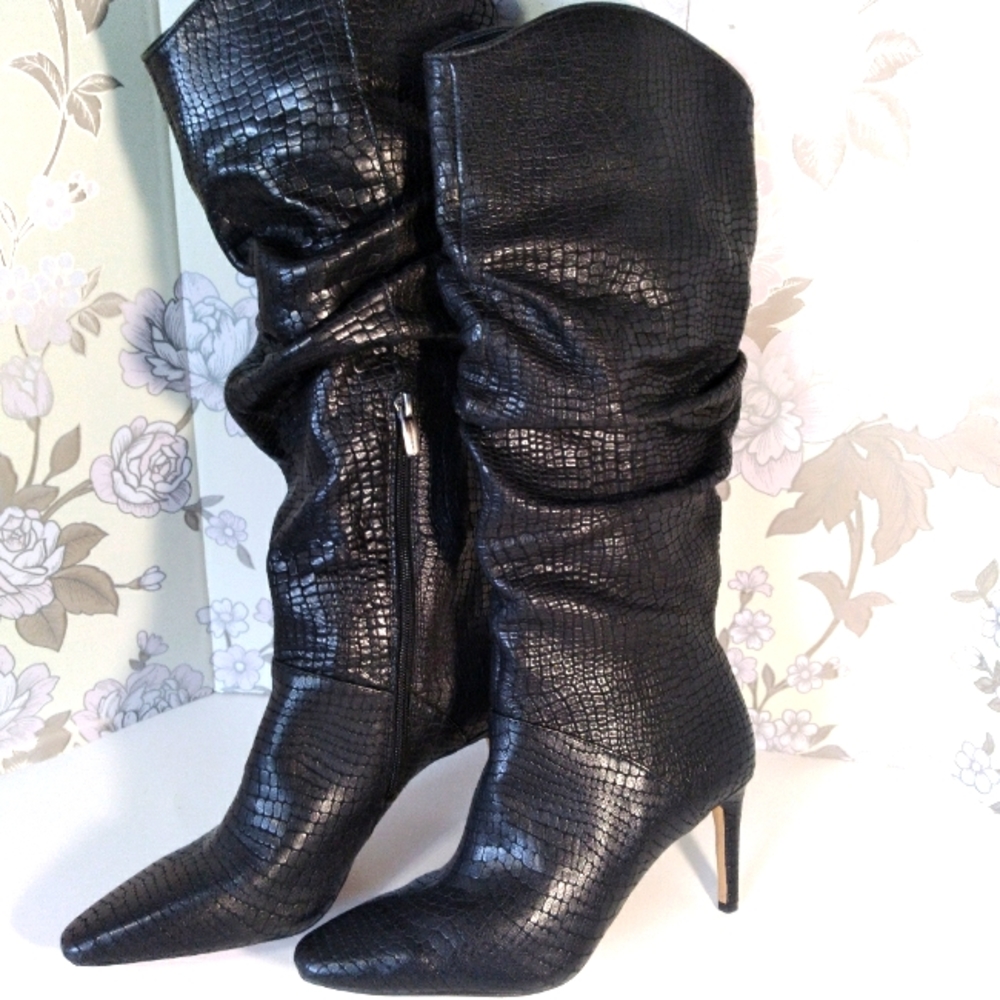 Gorgeous pair of Vince Camuto Armonda Slouchy Boots, Black Leather. NWOT